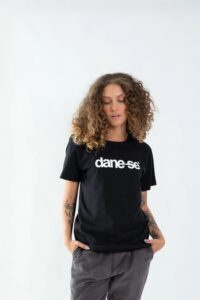 Dane-se: qualidade e estilo em camisetas masculinas e femininas autênticas